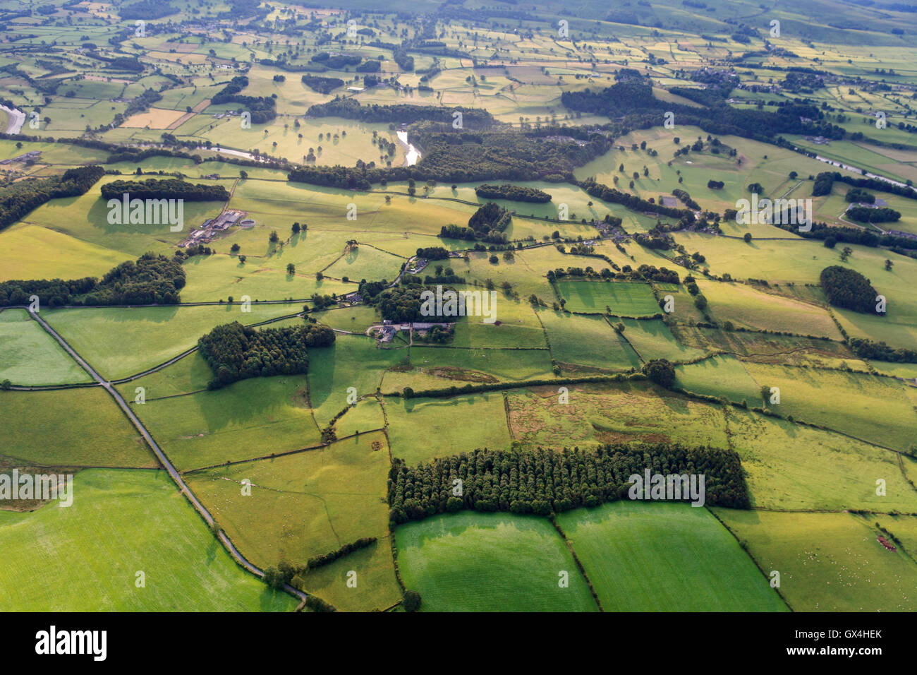 Vista aerea di terreni agricoli in Cumbria vicino a Kirkby Lonsdale Inghilterra Foto Stock