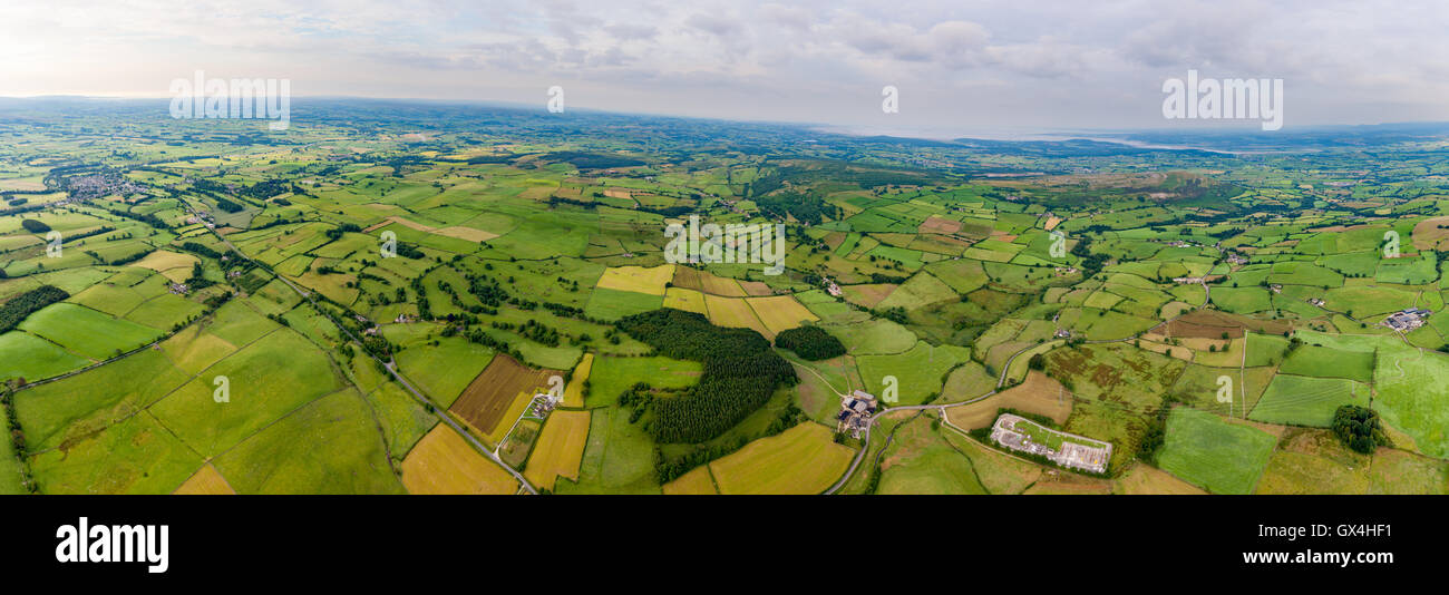 Vista aerea di terreni agricoli in Cumbria vicino a Kirkby Lonsdale Inghilterra Foto Stock