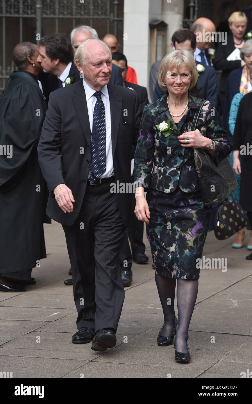 Jo Cox memoriale di servizio svolto al St. Margaret's Church, Westminster. Dotato di: Glenys Kinnock, Neil Kinnock dove: Londra, Regno Unito quando: 20 Giu 2016 Foto Stock