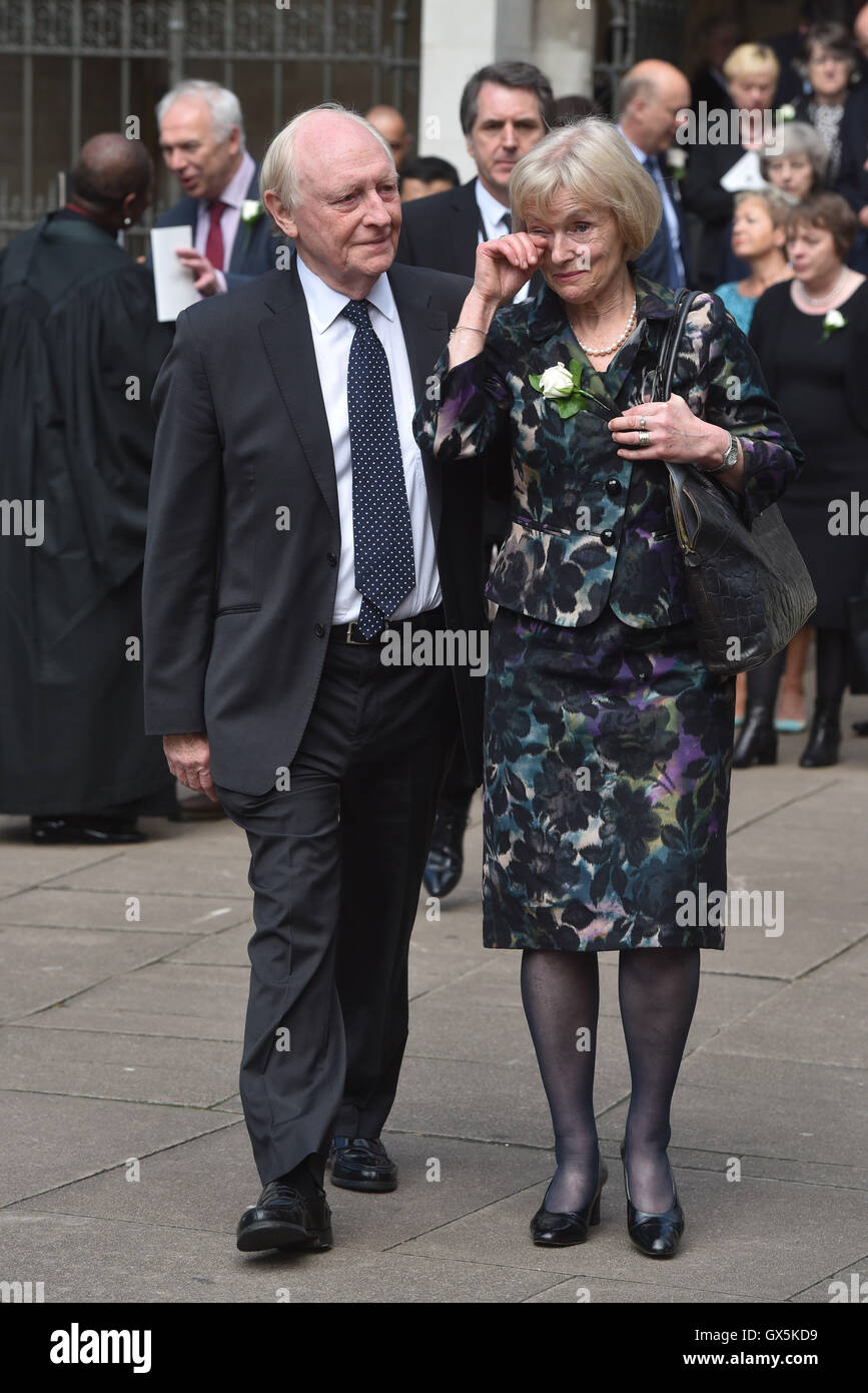 Jo Cox memoriale di servizio svolto al St. Margaret's Church, Westminster. Dotato di: Glenys Kinnock, Neil Kinnock dove: Londra, Regno Unito quando: 20 Giu 2016 Foto Stock