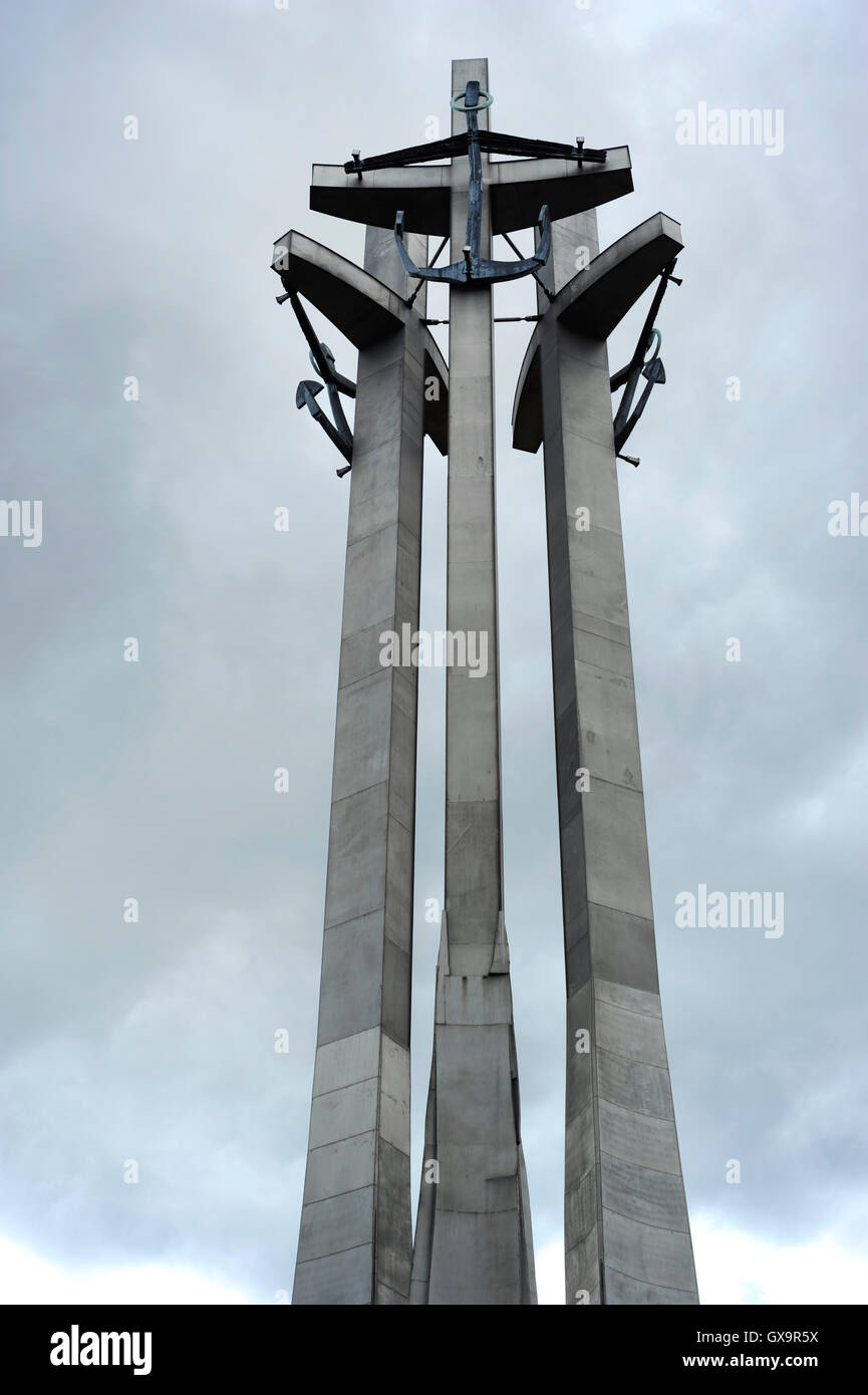 La Polonia. Gdansk. Monumento ai Caduti i lavoratori del cantiere di 1970. Commemora il 42 popoli uccisi durante le città costiere eventi in dicembre 1970. Foto Stock