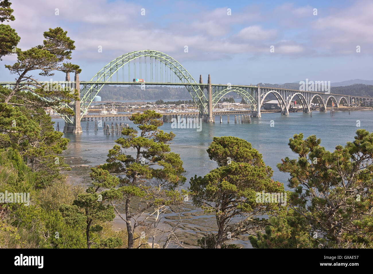 Yaquina Bay Bridge in Newport Oregon Historic landmark. Foto Stock