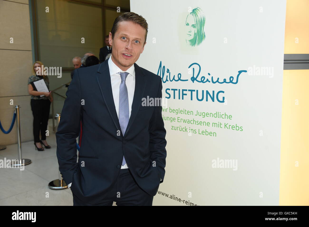 Aline Reimer Stiftungs-Gala 2016 presso la Deutsche Bank Atrium nel quartiere Mitte. Dotato di: Roman Knizka Dove: Berlino, Germania Quando: 07 Lug 2016 Foto Stock