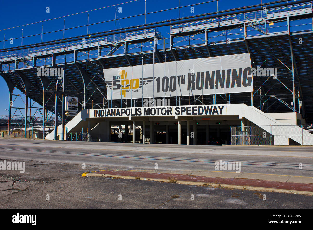 Indianapolis - Circa Febbraio 2016: Motor Speedway di Indianapolis. Il sistema IMS si prepara per il centesimo in esecuzione della Indy 500 II Foto Stock