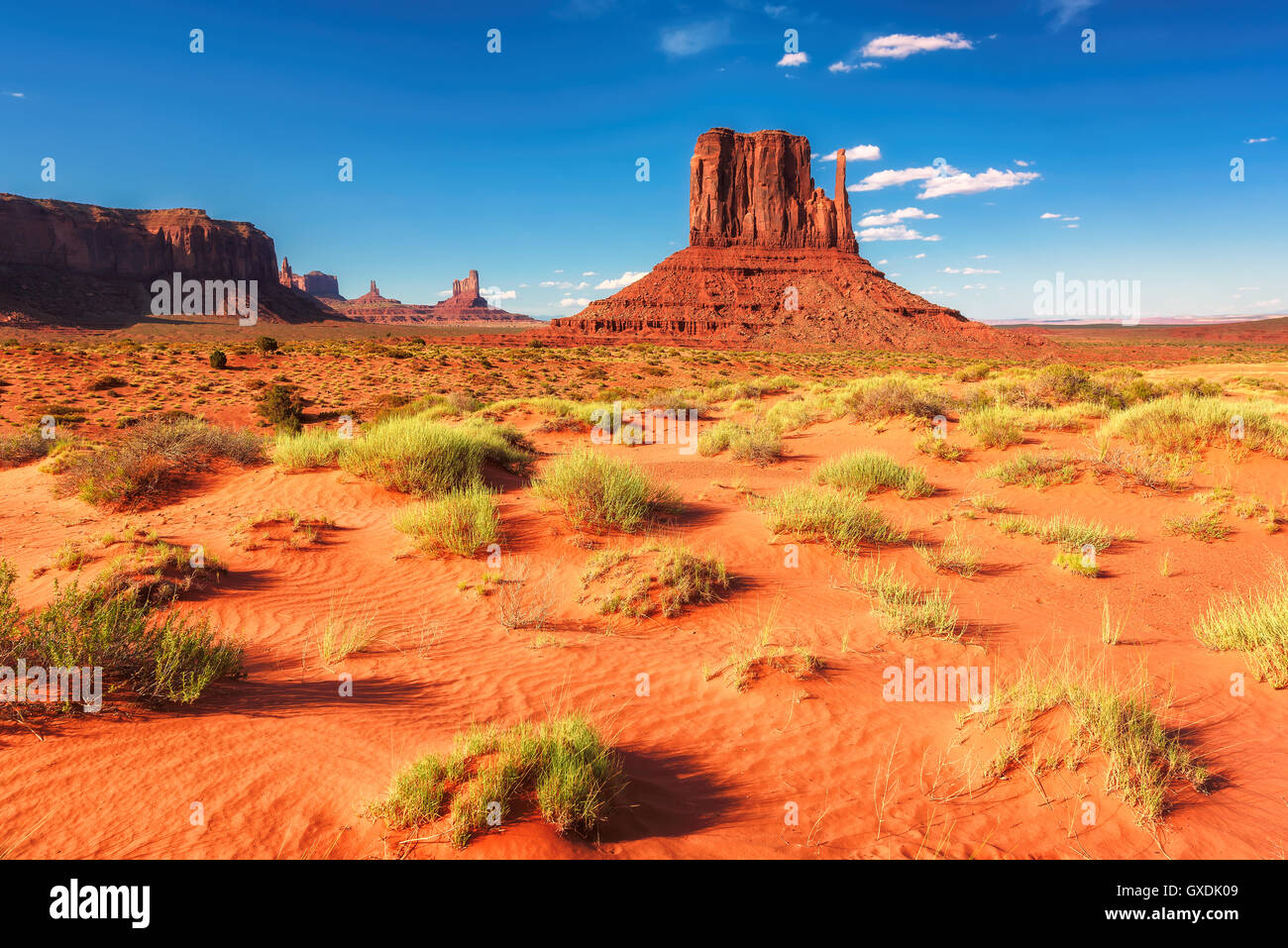 Deserto di sabbia rossa in Monument Valley, Utah, Stati Uniti d'America Foto Stock