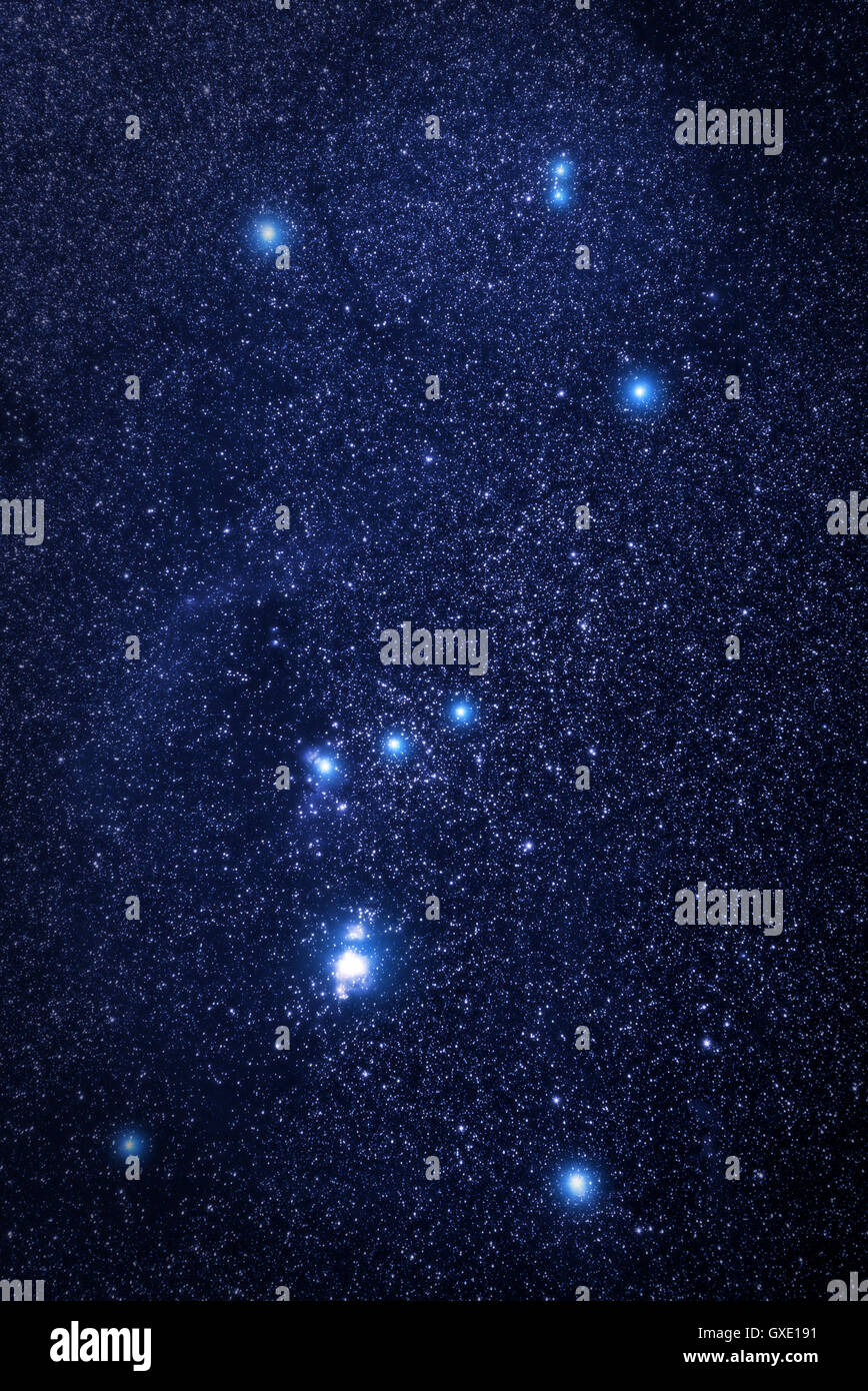 Universo spazio Immagine: foto reale del cielo stellato con l'inverno la costellazione di Orione. Foto Stock