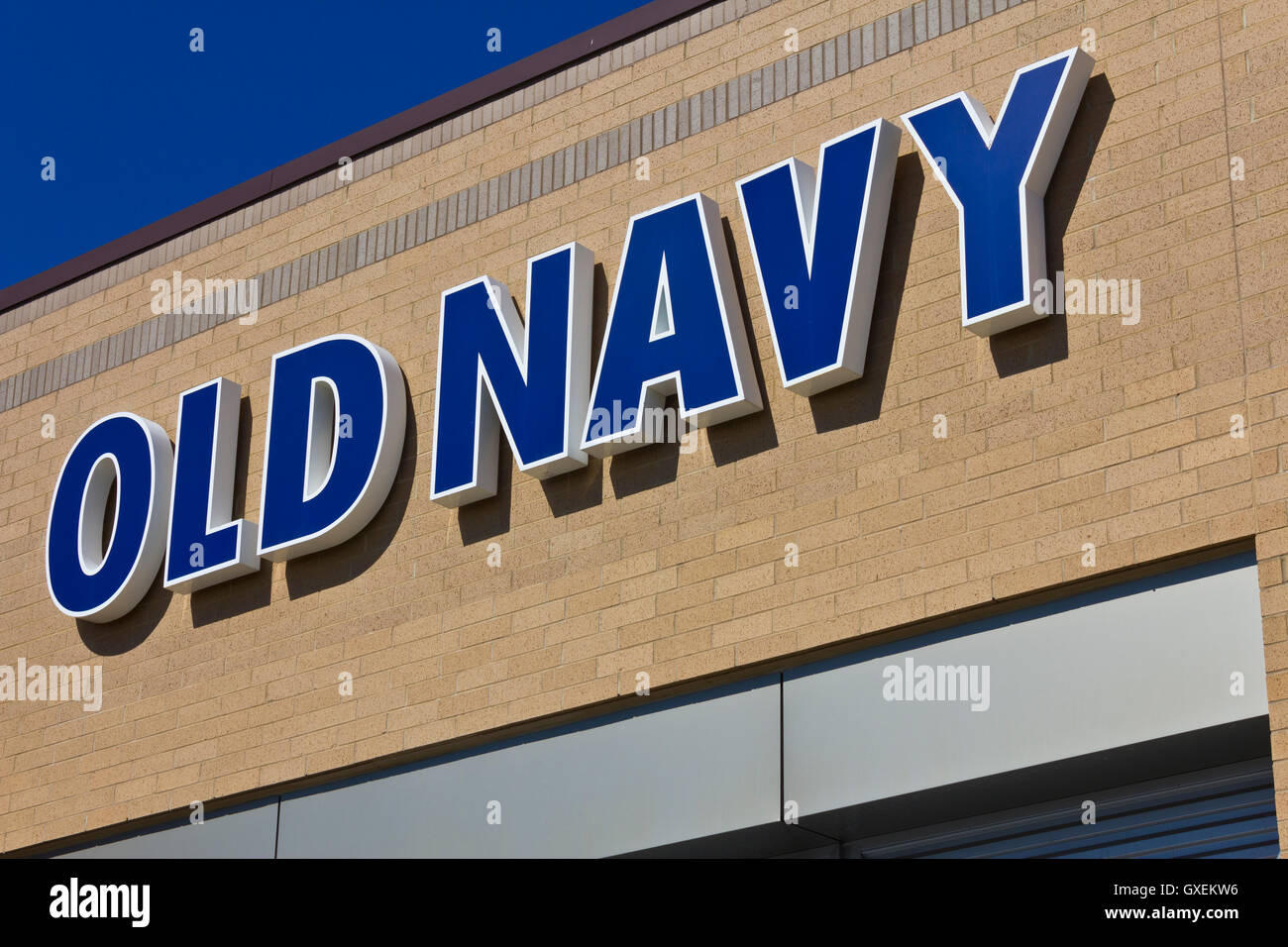 Indianapolis - Circa Giugno 2016: Vecchia Marina centro commerciale al dettaglio posizione. Old Navy è una divisione di Gap Inc. Ho Foto Stock