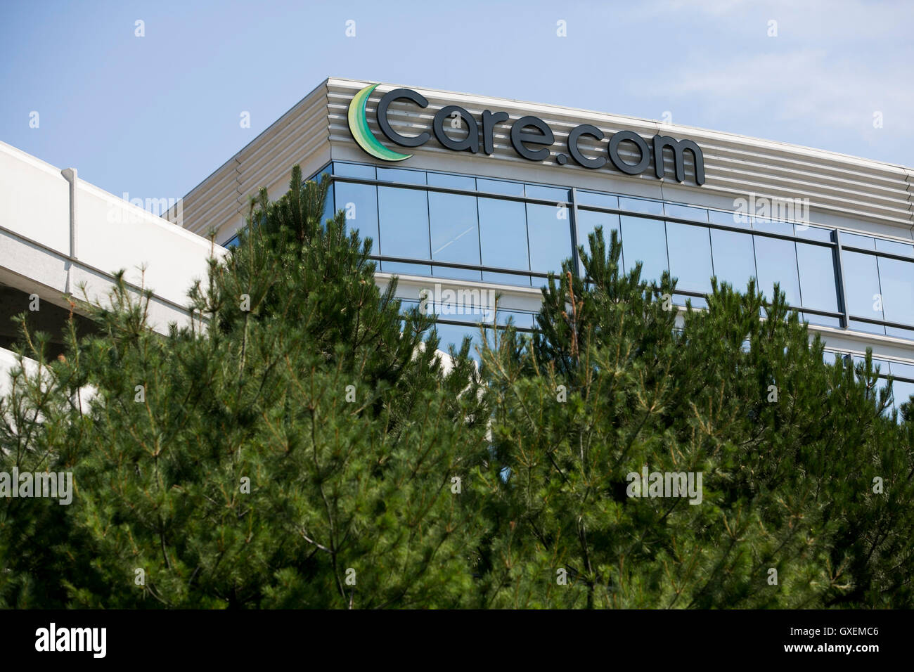 Un logo segno al di fuori della sede di Care.com a Waltham, Massachusetts, il 13 agosto 2016. Foto Stock