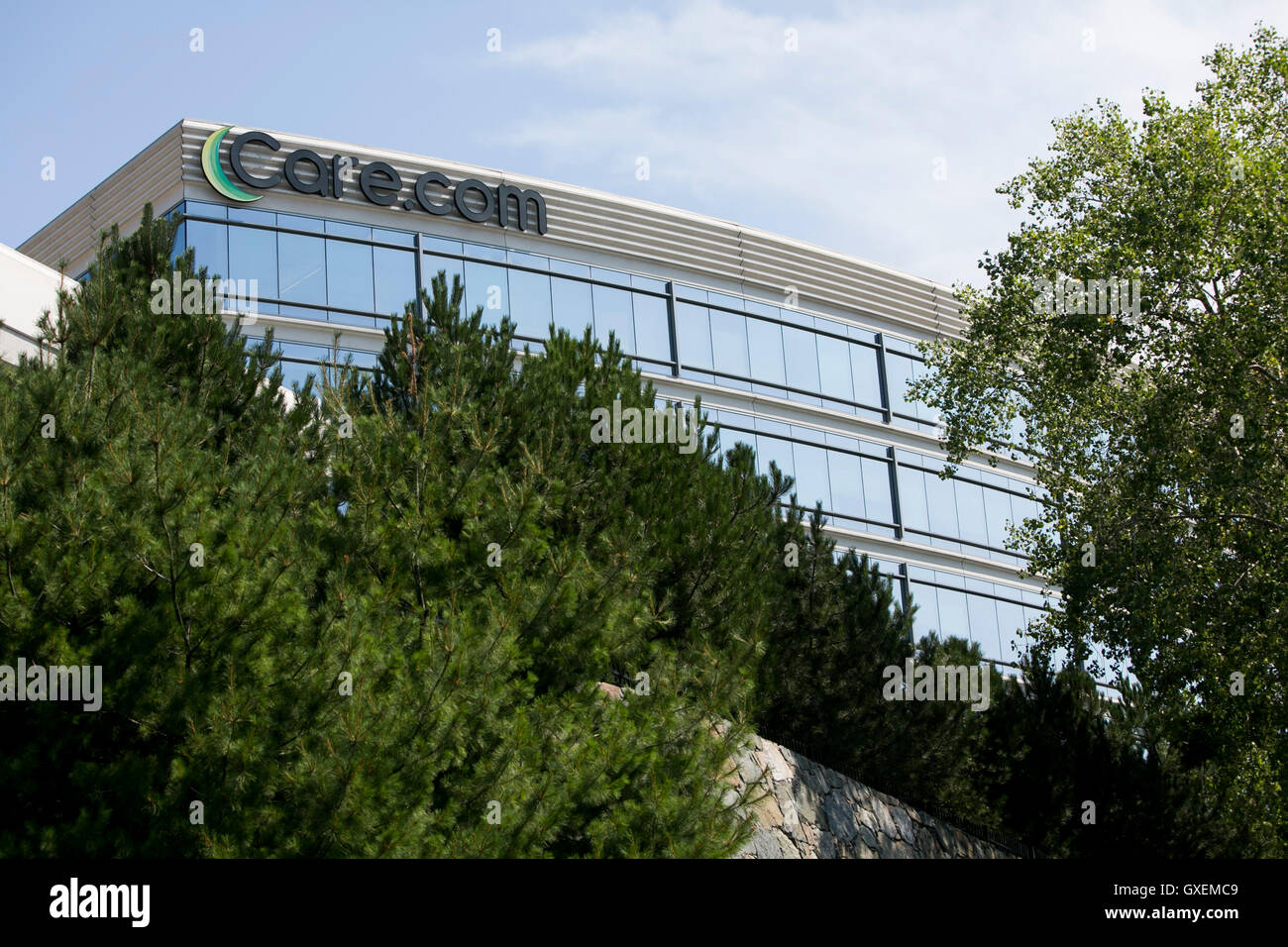 Un logo segno al di fuori della sede di Care.com a Waltham, Massachusetts, il 13 agosto 2016. Foto Stock