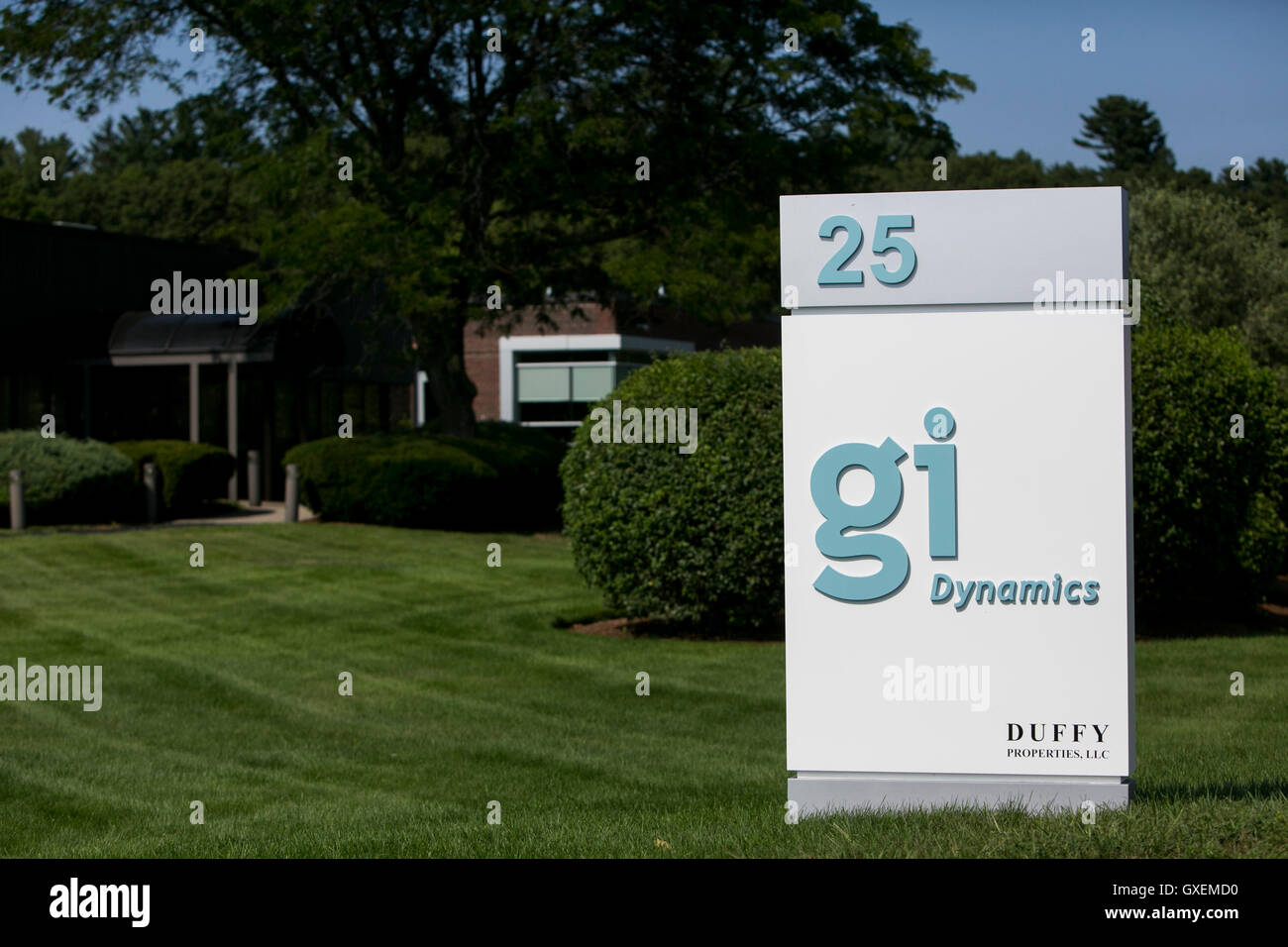 Un segno del logo al di fuori di una struttura occupata dal GI Dynamics in Lexington, Massachusetts, il 13 agosto 2016. Foto Stock