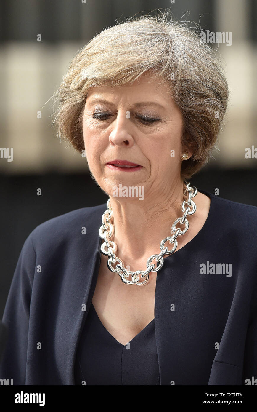 David Cameron si dimette da Theresa Maggio è nominato nuovo Primo Ministro al 10 di Downing Street con: Theresa Maggio dove: Londra, Regno Unito quando: 13 Lug 2016 Foto Stock