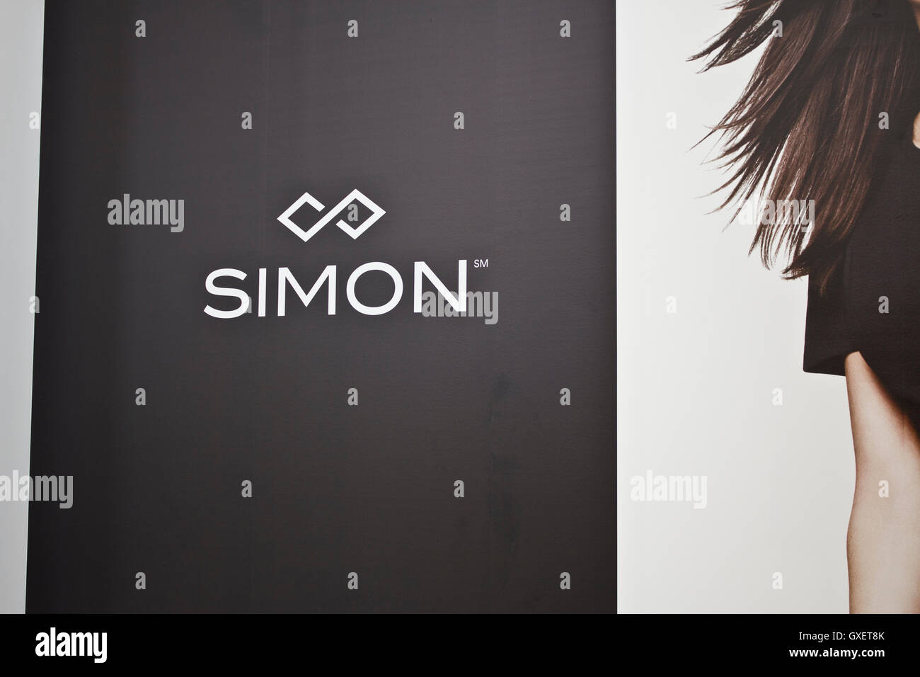 INDIANAPOLIS - circa ottobre 2015: Simon Property Group Logo in un centro commerciale II Foto Stock
