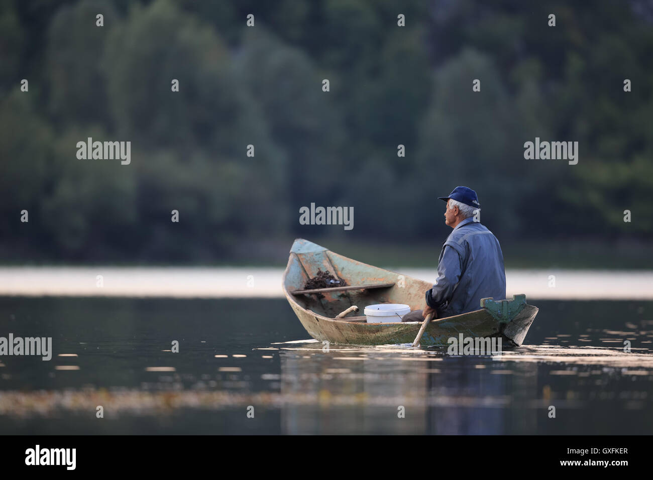 Il Lago di Scutari fisherman Foto Stock