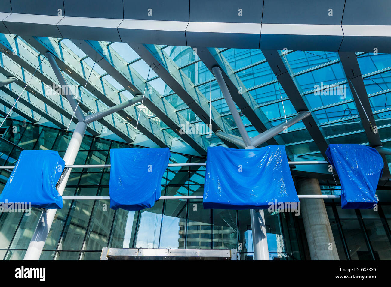 Dettaglio dell'ancora per essere svelata, Trump Tower segno, del centro cittadino di Vancouver, British Columbia, Canada, Foto Stock