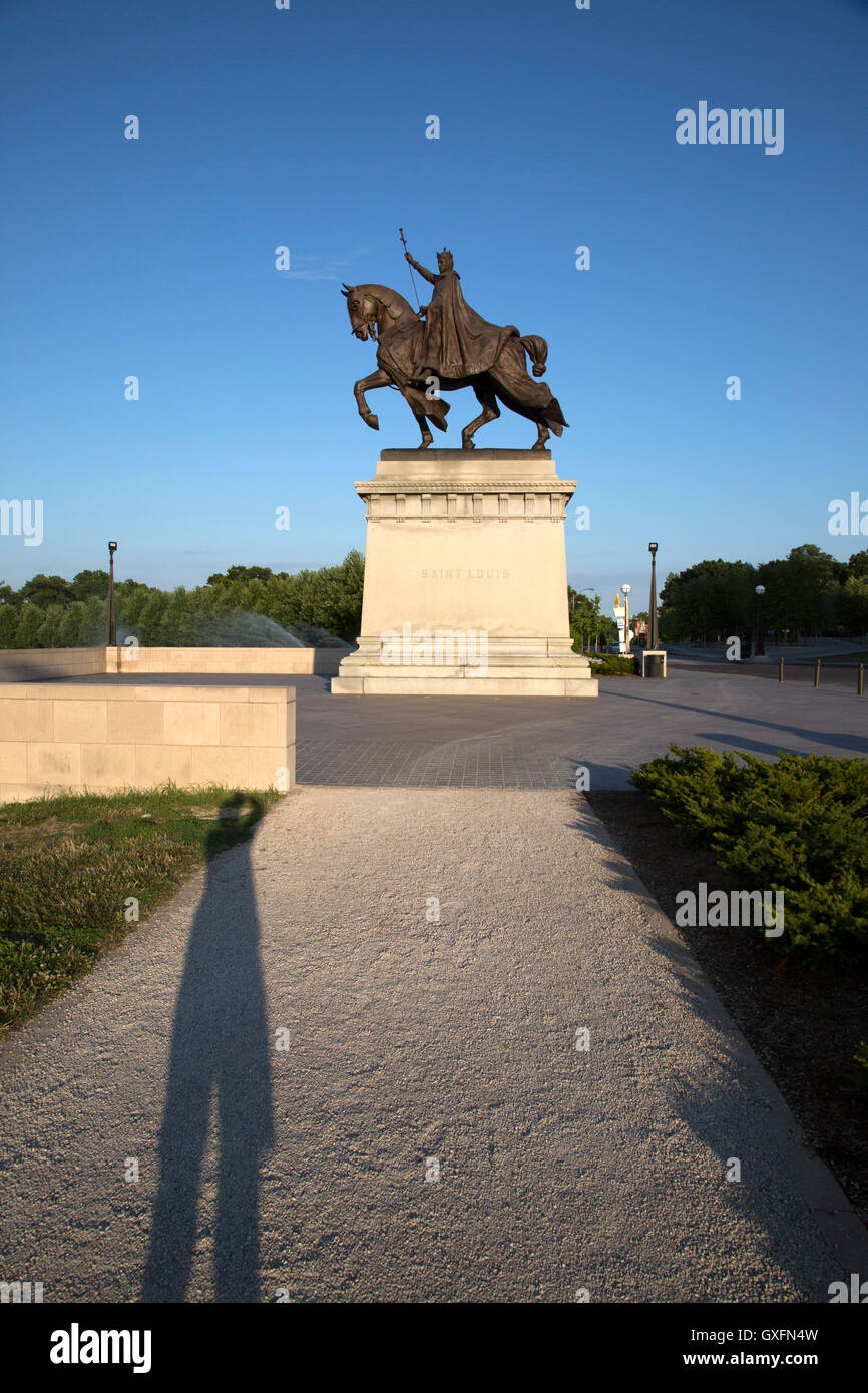 Statua di re Luigi IX di Francia al di fuori del Saint Louis Art Museum di Forest Park. Apoteosi di St. Louis. Foto Stock