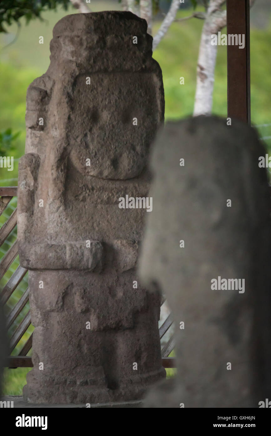 El Tablon. Complesso di statue monolitiche situato in Tierradentro Foto Stock