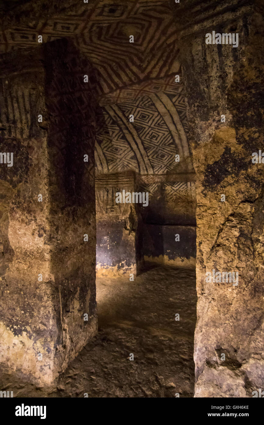 Ipogeo. Alto del Duende. Colombiano parco archeologico, che contiene inoltre numerosi ipogei. Queste enormi tombe sotterranee sono de Foto Stock
