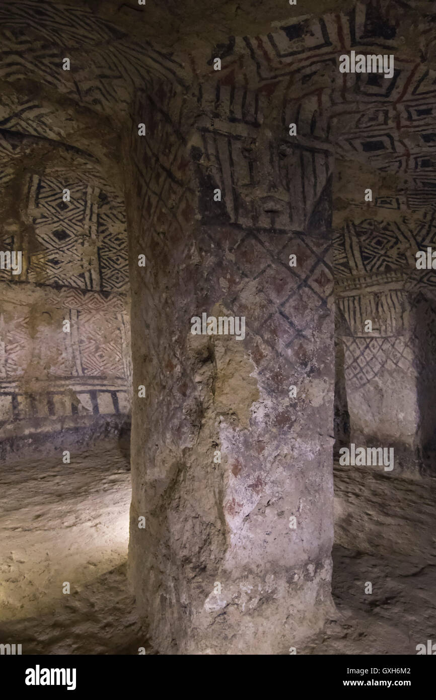 Ipogeo. Alto del Duende. Colombiano parco archeologico, che contiene inoltre numerosi ipogei. Queste enormi tombe sotterranee sono de Foto Stock