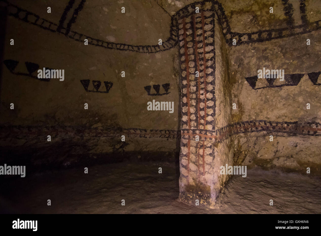 Ipogeo. Alto de Segovia. Colombiano parco archeologico, che contiene inoltre numerosi ipogei. Queste enormi tombe sotterranee sono de Foto Stock
