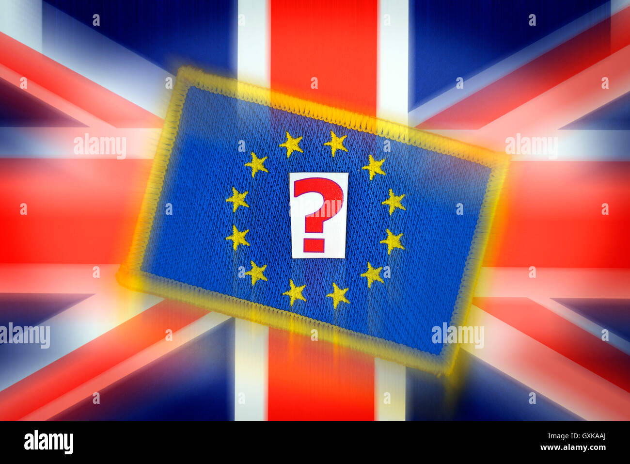 Fahne von UE und GroÃŸbritannien mit Fragezeichen, Symbolfoto UE-Referendum Foto Stock
