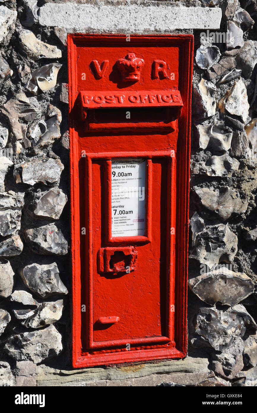 Rosso VR Vittoriano Postbox,Shoreham,Kent REGNO UNITO Foto Stock