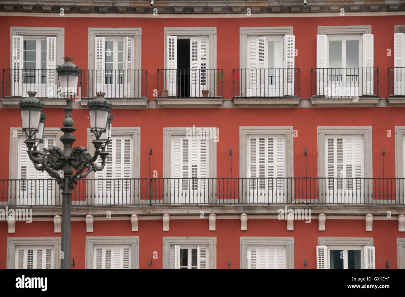 Dettagli architettonici da Plaza Mayor piazza del mercato di Madrid in Spagna Foto Stock