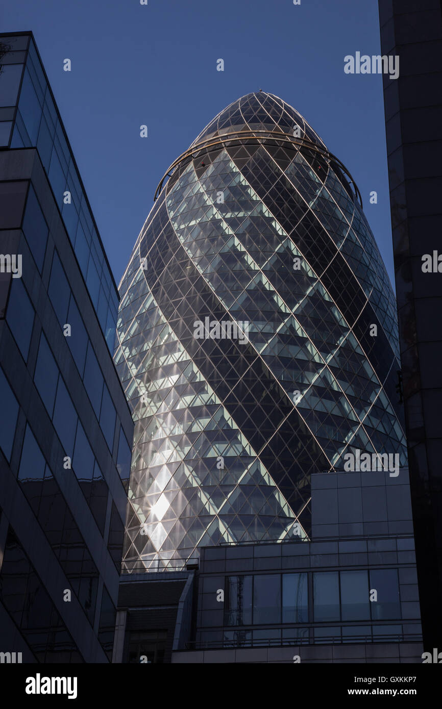 Londra, 11 settembre 2016. La città di Londra, 30 St Mary Axe, questa si accumula la maggior parte edificio moderno design. Foto Stock