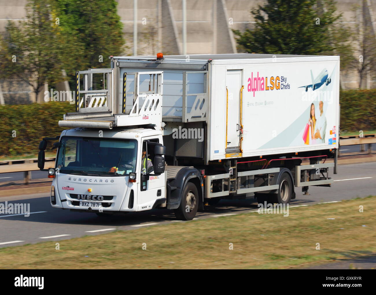 Alfa LSG camion di ristorazione nelle vicinanze del London Heathrow Airport Foto Stock