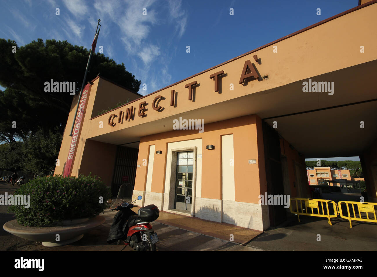 L'entrata di Cinecittà, Romes famosi film e tv studios, Roma Italia, la Dolce Vita di Fellini Foto Stock