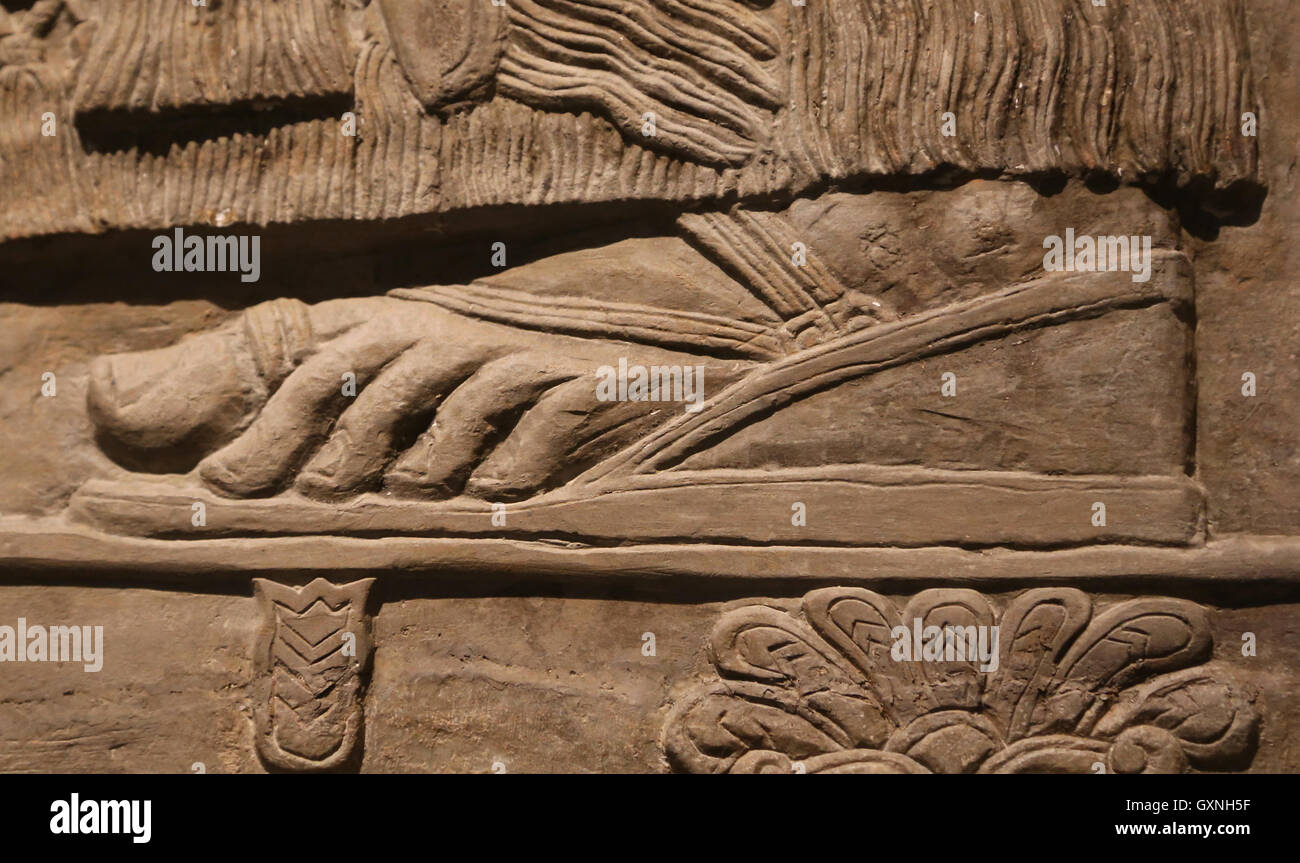 Il sollievo di Genius. Sandalo. Ix secolo A.C. Neo-Assyrian. Regno di Ashurnasirpal. Nimrud (antica Kalhu). Mesopotamia settentrionale. Foto Stock