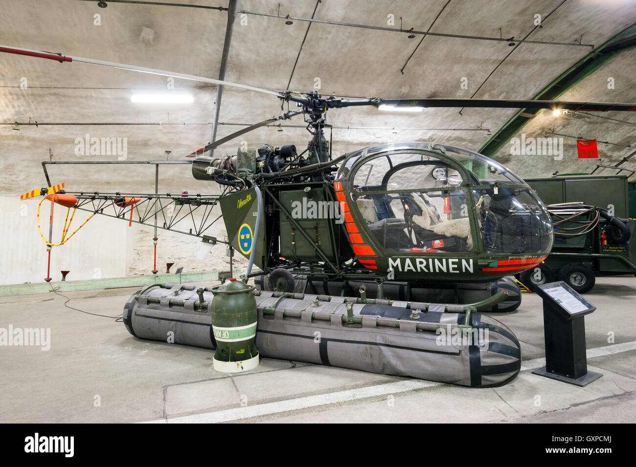 Marina militare svedese Alouette II elicottero nel Aeroseum Aviation Museum in un vecchio militare base sotterranea vicino a Göteborg. Foto Stock