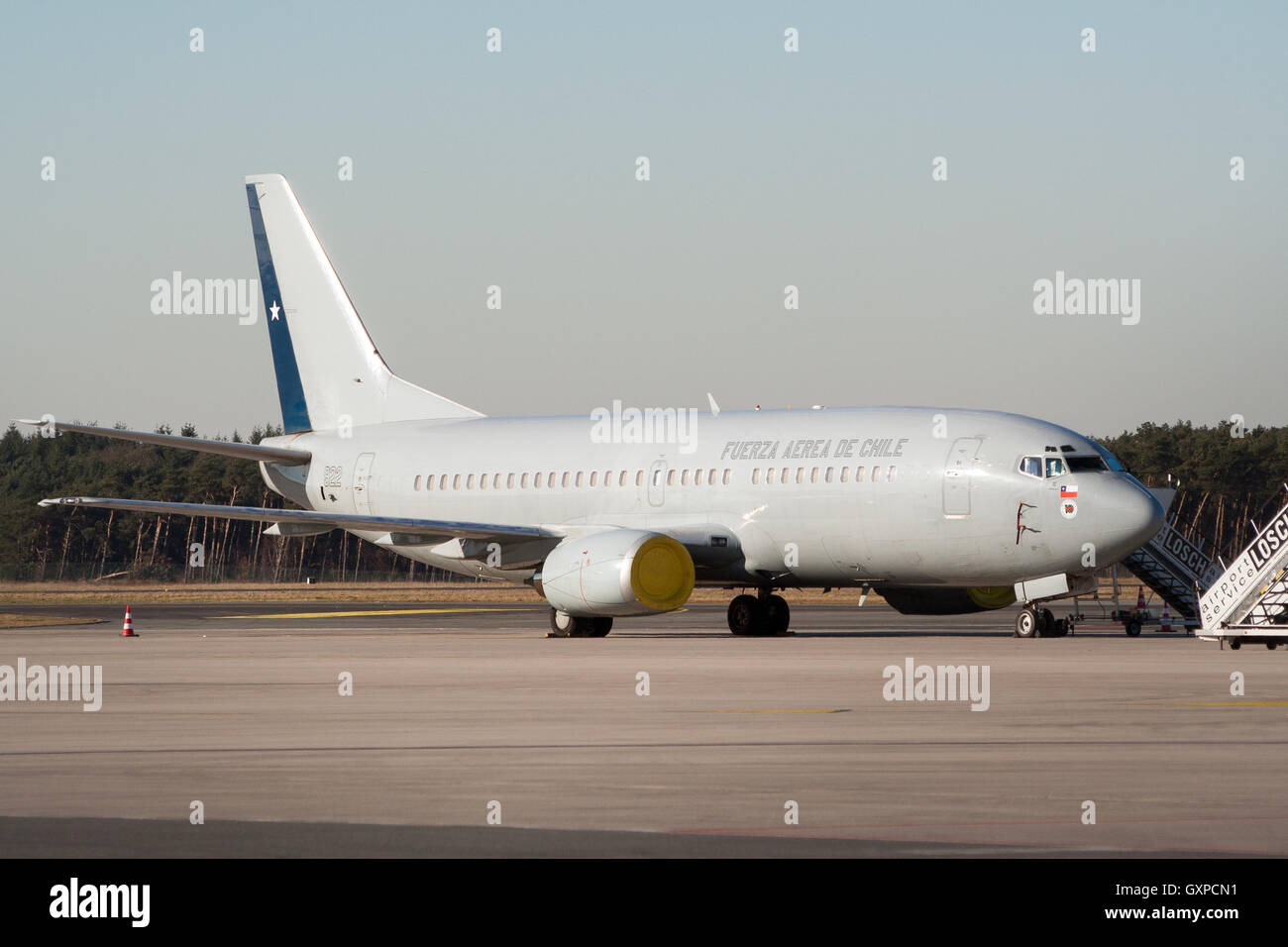 Cileno Air force boeing 737 sulla pista dell'Aeroporto di Niederrhein, Germania Foto Stock