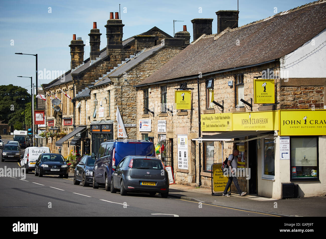 Stockbridge villaggio locale negozi Yorkshire Manchester Road strada principale in acciaio industriale Stockbridge Sheffield South Yor Foto Stock