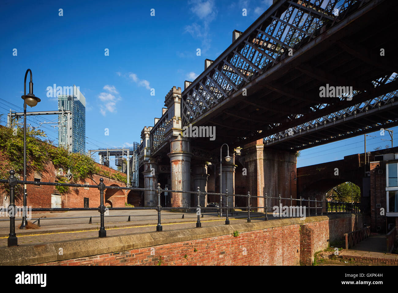 Manchester Great Northern viadotto Castlefield architettura vittoriana ferro ponti ferroviari in acciaio tubolare 1894 t costruito grande N Foto Stock