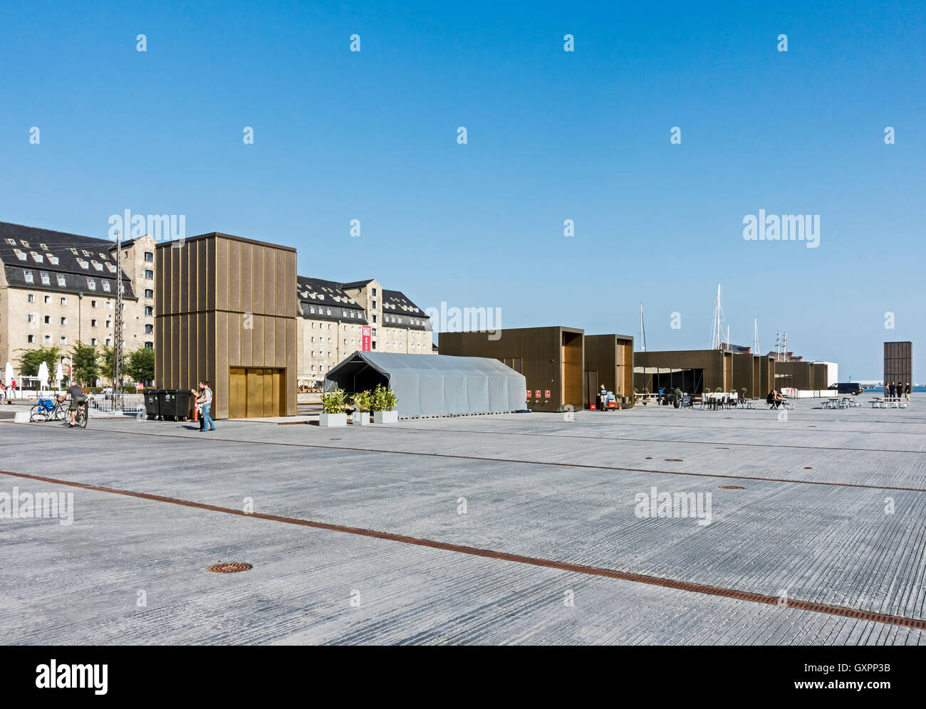 Ricostruito recentemente Kvaesthusbroen wharf in porto a Copenhagen DANIMARCA Foto Stock