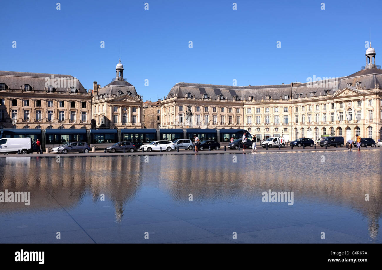 Place de la Bourse Bordeaux le Miroir d'Eau (specchio d'acqua) da Corajoud Foto Stock