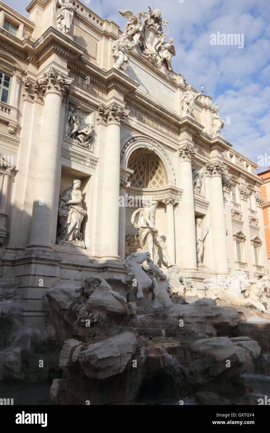 La bellissima Fontana di Trevi, dettaglio, Roma, Italia Foto Stock