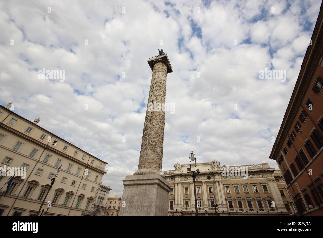 La colonna commemorativa di Marco Aurelio in Piazza Colonna, la Colonna di Marco Aurelio in Piazza Colonna Roma, Roma, Italia, viaggi Foto Stock