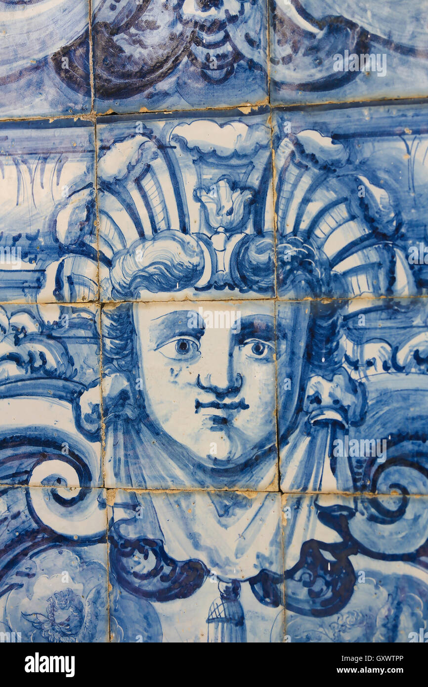 Dettaglio di un Azulejo tilework a Coimbra, Portogallo Foto Stock