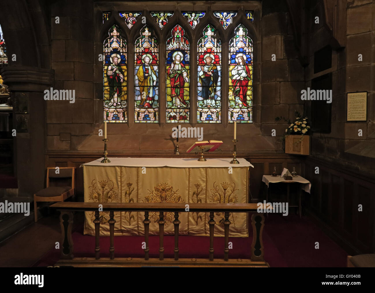 St Wilfrids Chiesa Grappenhall- Lady altare della cappella, Warrington, Cheshire, Regno Unito Foto Stock