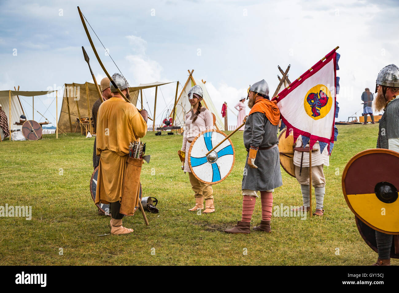 Il Vichingo Lotta ai partecipanti al Viking accampamento islandese in Gimli, Manitoba, Canada. Foto Stock