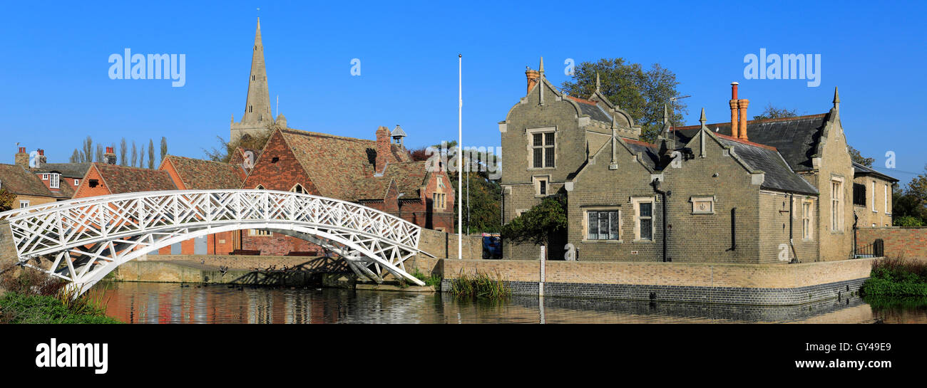 In autunno, Fiume Great Ouse, Godmanchester village, Cambridgeshire, England, Regno Unito Foto Stock
