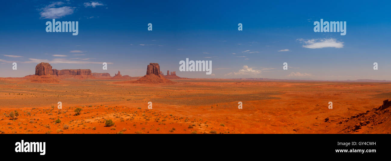 Il bellissimo panorama della Monument Valley Navajo Tribal Park, Utah, Stati Uniti d'America Foto Stock