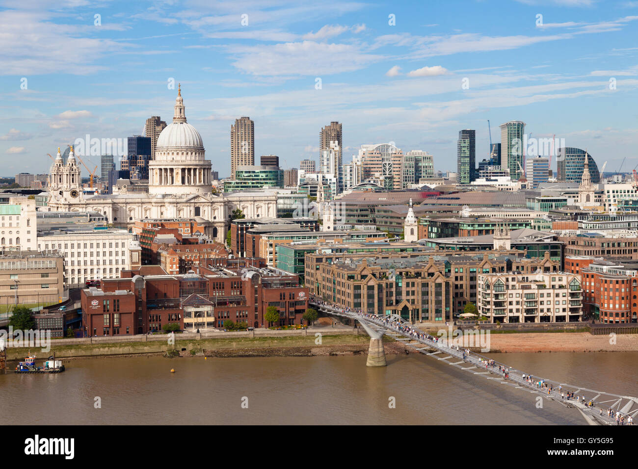 Città di Londra, la Cattedrale di St Paul, il fiume Tamigi e il Millennium Bridge, London, Regno Unito Foto Stock