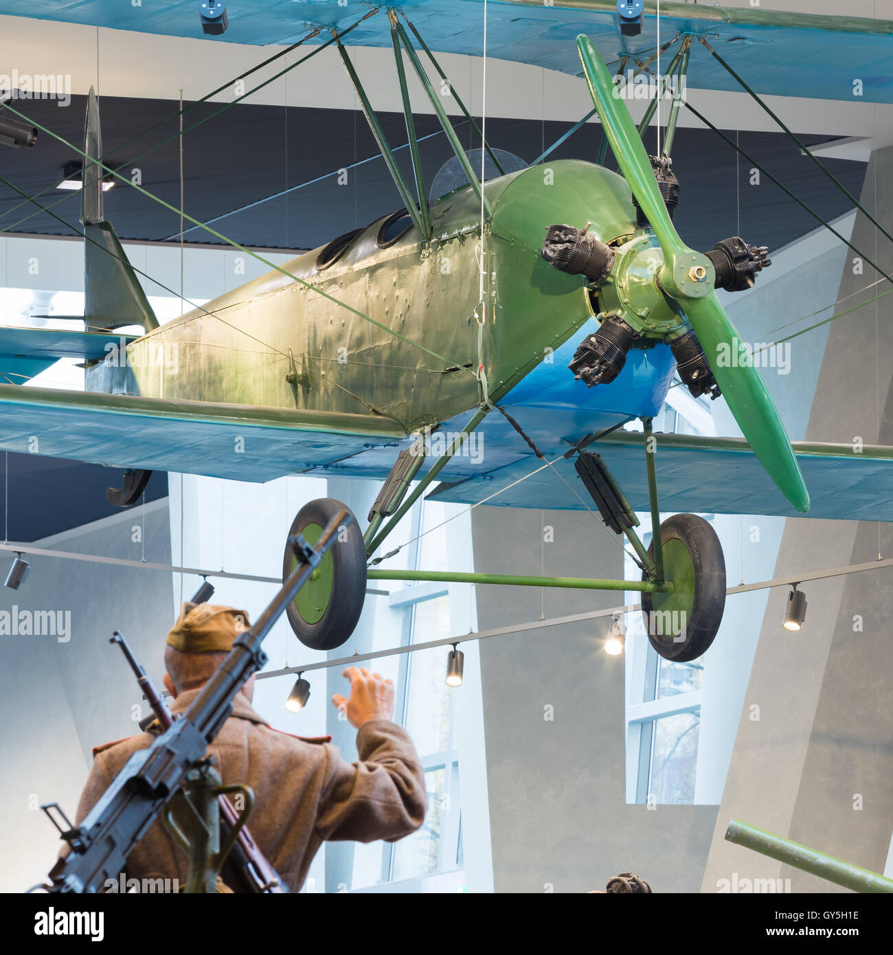 Minsk, Bielorussia - 20 dicembre 2015: la prima guerra mondiale II Soviet russo notte di luce bomber PO-2 in bielorusso Museo della Grande Patrio Foto Stock