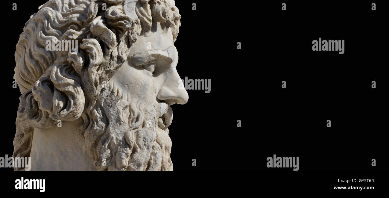 Fiume Tevere dio monumentale statua romana in piazza del Campidoglio a Roma, su sfondo nero con copia spazio (IV secolo) Foto Stock