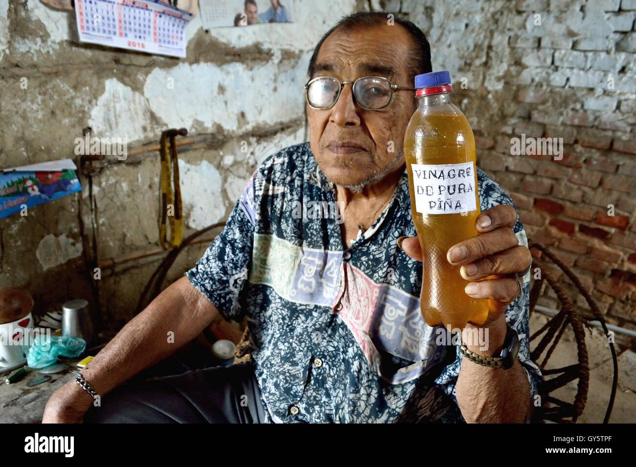 Puro aceto di ananas in Piura- Ministero di Piura - Peru Foto Stock