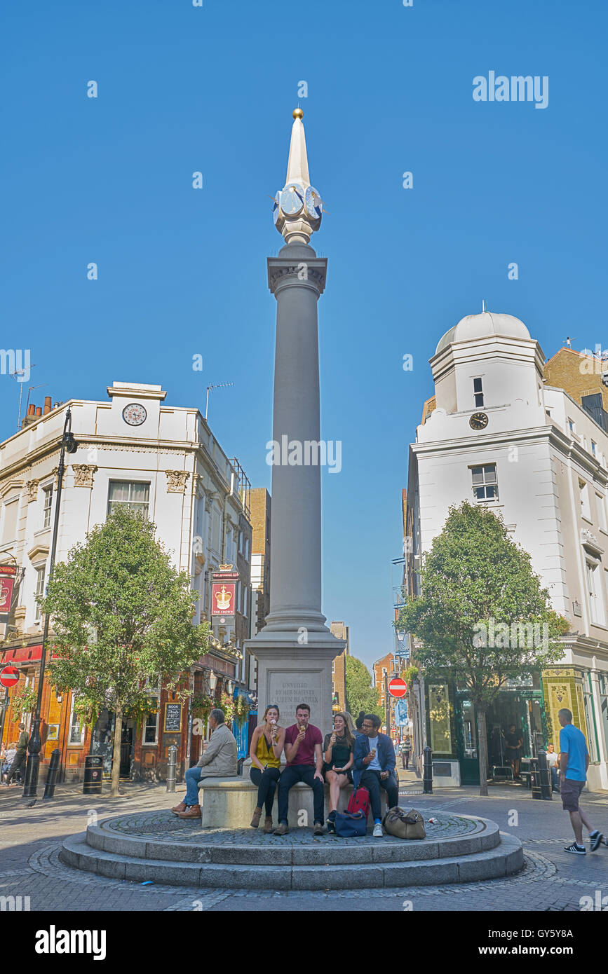 Seven Dials di Covent Garden. La vita di strada. Foto Stock