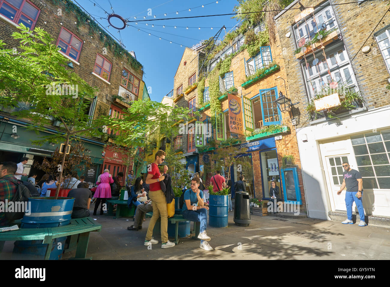 Neil's Yard, a Londra. Il Covent Garden. Londra in estate. Nascosti di Londra Foto Stock