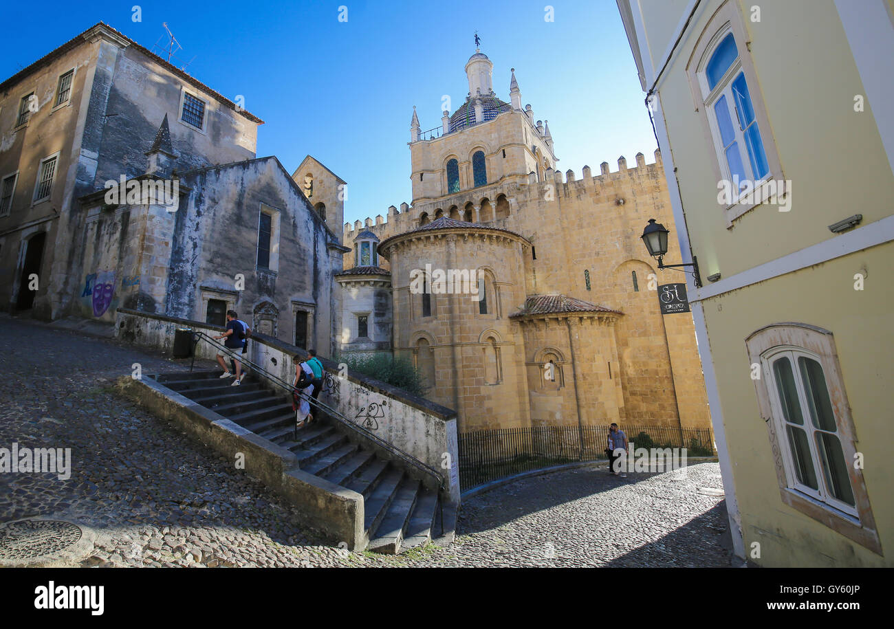 Famoso'antica cattedrale romanica o se Velha (XII secolo) di Coimbra, Portogallo Foto Stock